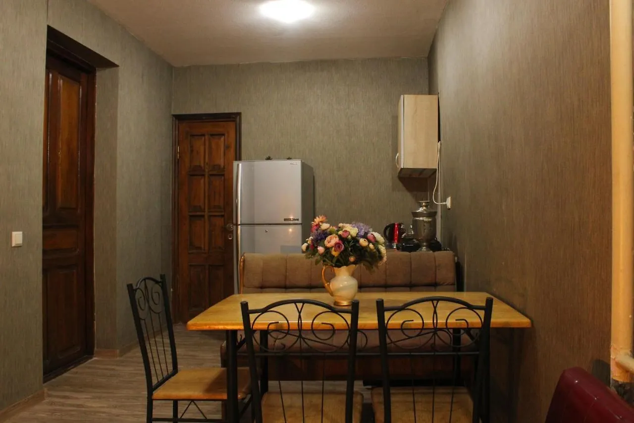 Nino'S Guest House 第比利斯